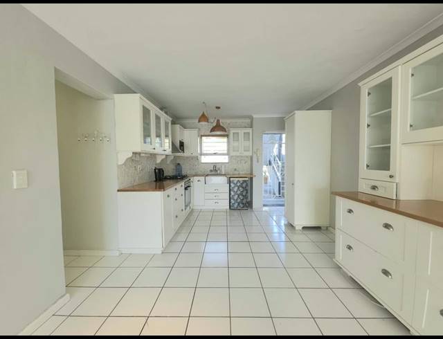 3 BEDROOM PROPERTY TO RENT IN WEST BEACH